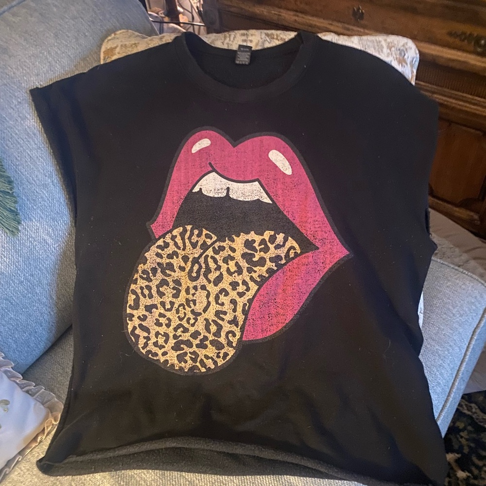 Rolling Stones/Style Black Graphic Shirt with Pink Lips and Leopard Tongue